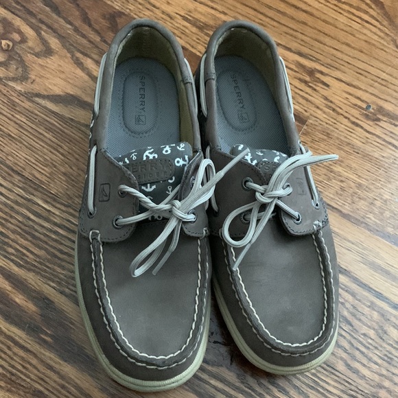 Sorry womens topsides - Picture 2 of 8